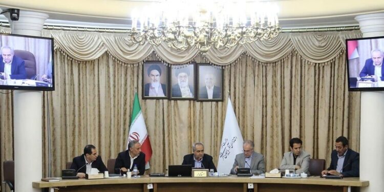 استفاده از ظرفیت‌های مولدسازی برای تکمیل طرح‌های نیمه‌تمام آذربایجان شرقی