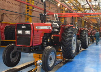 سالانه ۶ هزار تراکتور ایرانی به خارج از کشور قاچاق می شود!