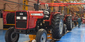 سالانه ۶ هزار تراکتور ایرانی به خارج از کشور قاچاق می شود!