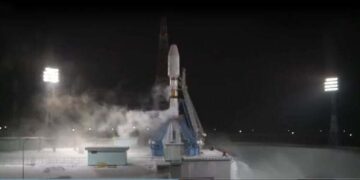 پرتاب ۳ ماهواره ایرانی به فضا/ ماهواره های ایرانی از پایگاه وستوچنی روسیه با موشک سایوز به فضا پرتاب شد +فیلم