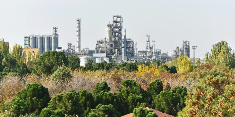 پتروشیمی تبریز با نماد «شتبریز» وارد بورس تهران شد