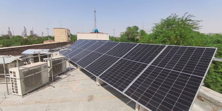 آغاز ثبت نام متقاضیان احداث نیروگاه‌های خورشیدی پشت‌بامی در تبریز