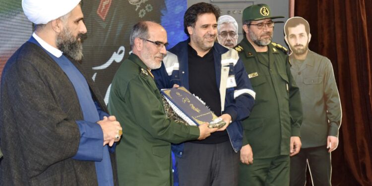 تجدید میثاق با آرمانهای شهدا در هفته بصیرت 1 تجدید میثاق با آرمانهای شهدا در هفته بصیرت