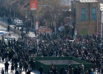 اعتراض مردم را زیر آوار اغتشاشات پنهان نکنید؛ مردم گلایه‌مندند