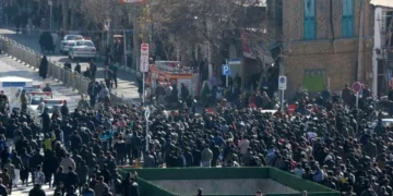 اعتراض مردم را زیر آوار اغتشاشات پنهان نکنید؛ مردم گلایه‌مندند