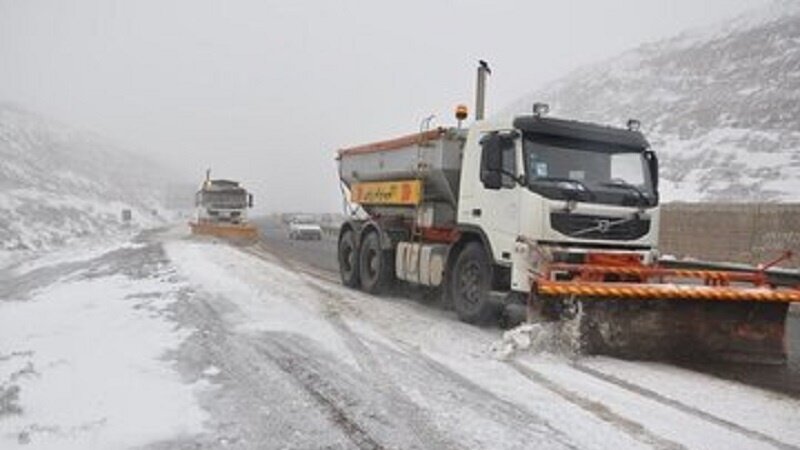 جاده‌های آذربایجان‌شرقی لغزنده است محورهای شمالی اهر مسدود