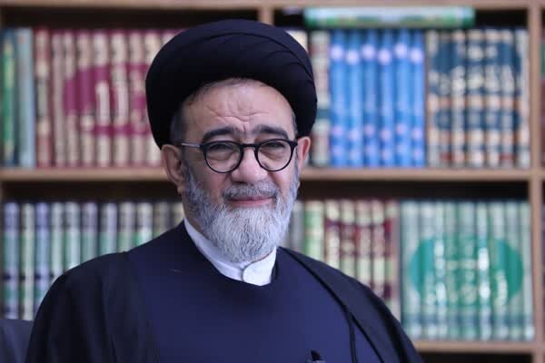 داستان یادداشتی که نقد از امام جمعه تعبیر شد/ واکنش شهید آل هاشم به یادداشت: "نمی گذارد که..." 2 داستان یادداشتی که نقد از امام جمعه تعبیر شد/ واکنش شهید آل هاشم به یادداشت: "نمی گذارد که..."