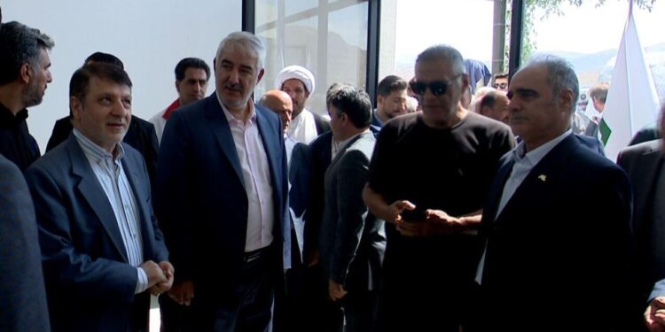 زنگ توسعه در شهریار تبریز به صدا درآمد؛ افتتاح مدرسه ۱۲ کلاسه شهید آلهاشم 1 زنگ توسعه در شهریار تبریز به صدا درآمد؛ افتتاح مدرسه ۱۲ کلاسه شهید آلهاشم